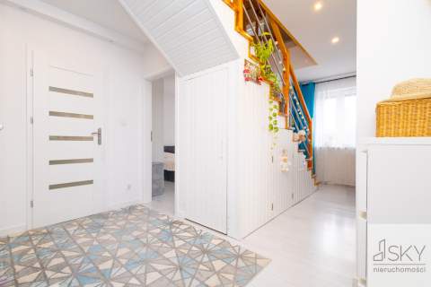 90m , 2 poziomy, 2 miejsca park., balkon, 4 pokoje