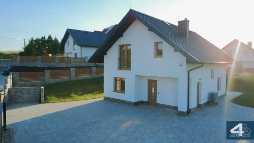Dom w Lipnicy Wielkiej z widokiem na Babią Górę