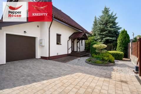 Dom wolnostojący z garażem i drewutnią I Rumia