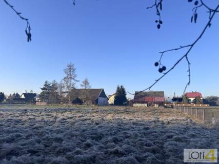 Wyjątkowa, uzbrojona działka pod lasem.