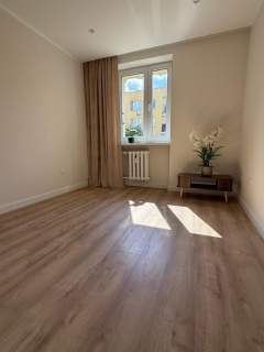 3-pokoje po generalnym remoncie z balkonem 