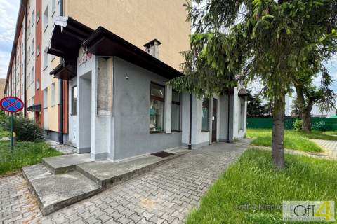 Lokal z witryną i własnym parkingiem