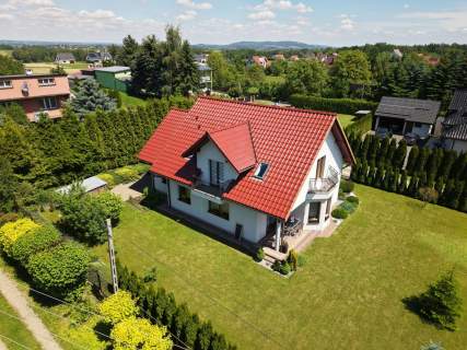 RĄCZNA - 6 pokoi na 10 arach - Twój Nowy Dom