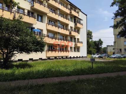 2 pokoje Balkon Piwnica Oddzielna kuchnia Cicha okolica