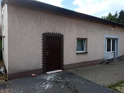 Wynajmę mieszkanie w wolnostojącym budynku
