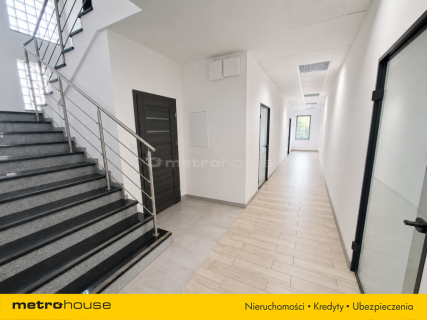 Magazyn 765 m2 Biura 500 m2 Główna trasa w Jankach