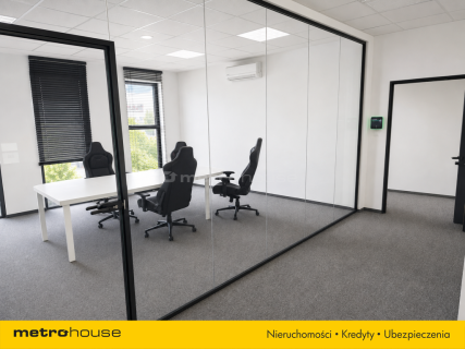 Magazyn 765 m2 Biura 500 m2 Główna trasa w Jankach