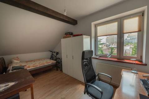 BRONOWICE, pokój w domu z ogrodem, internet