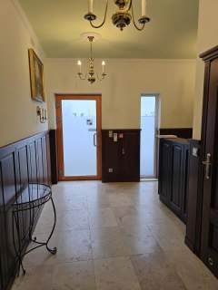 Nieruchomość komercyjna do wynajęcia, 305 m2, Łazy