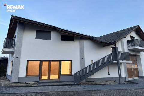 Lokal w Jaworzu przy ruchliwej trasie - widoczny
