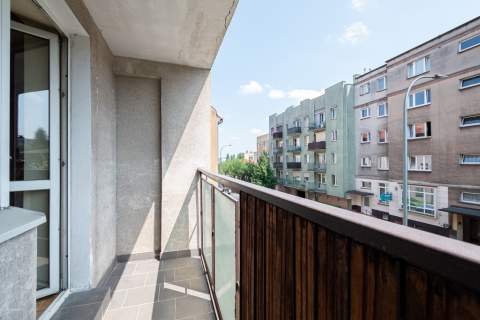 Mieszkanie z dużym balkonem na 1 piętrze 