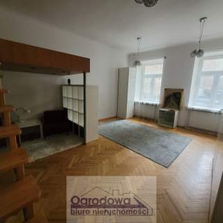 Artystyczna Praga kawalerka kamienica ul. Targowa