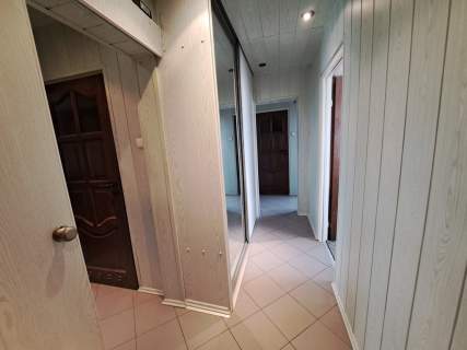 Słoneczne, dwustronne 3 pokoje z balkonem .