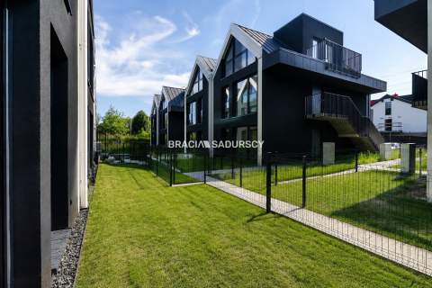 3pokoje,50m2,nowe budownictwo,2 ogródki,m.postojow