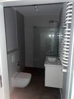 Nowe piękne osiedle, loggia z ładnym widokiem.