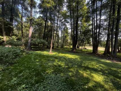 Prywatny park z możliwościa zabudowy/9400m/dostęp do rzeki Zw