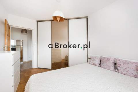 70 m2 3 osobne pokoje, balkon, piwnica blisko Zakrzówek, tramwaj