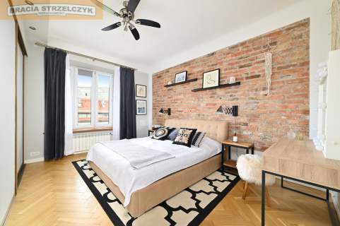 4 pokojowy apartament w kamienicy Plac Narutowicza