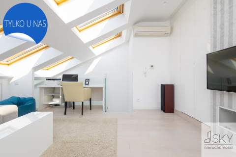 Dwupoziomowy penthouse na sprzedaż