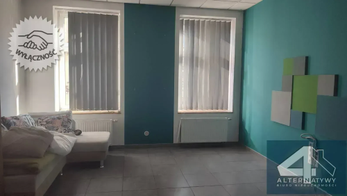 Kamienica z lok. frontowym, duży parking, Tarnów