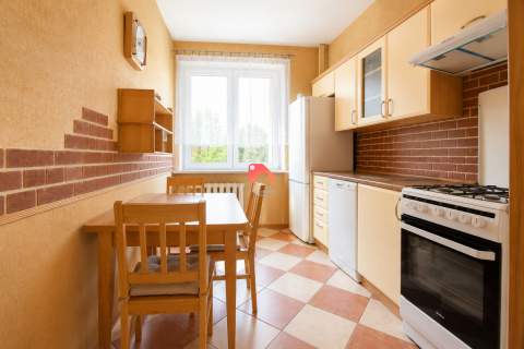 4 POKOJE, BALKON, PIWNICA 73,7m2 2 PIĘTRO 