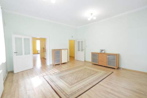 1 piętro, zadbana kamienica, 90 m2