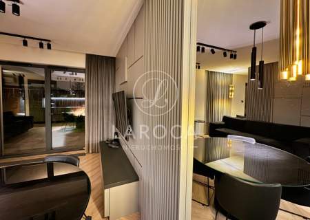 Apartament 2 pokoje, winda, ogród/garaż.