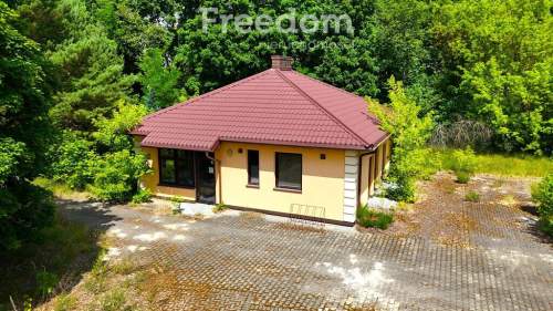 Budynek z dużą działką 1502 m2   Porosiuki
