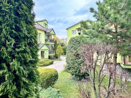 Wysoki Parter Balkon Teren Zamknięty BliskoCentrum