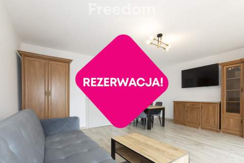 Atrakcyjne mieszkanie na drugim piętrze z balkonem