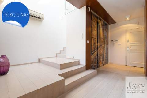 Dwupoziomowy penthouse na sprzedaż