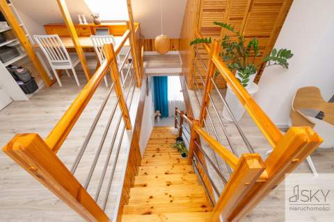 90m , 2 poziomy, 2 miejsca park., balkon, 4 pokoje