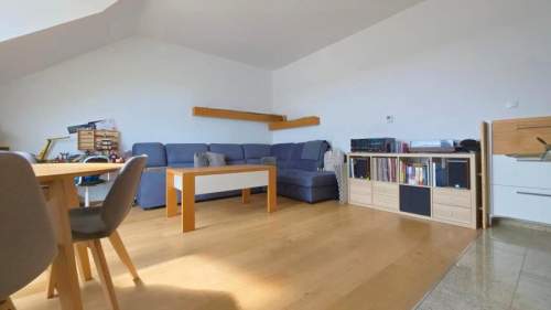 2 pokoje Balkon Hala garażowa Kameralne osiedle Niski czynsz