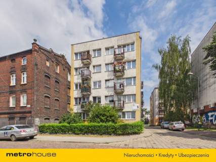 2 pokoje - 37,80 m2 , blisko UE, 9 minut od Rynku 