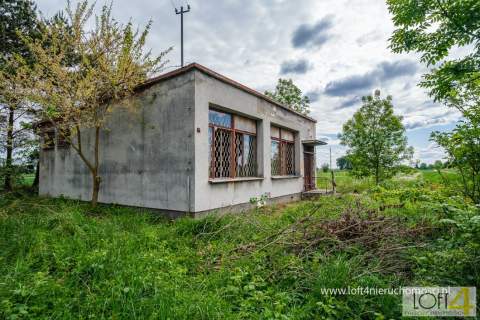 Budynek z WZ, nieopodal Zalipia