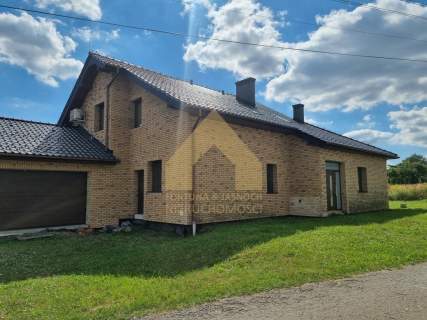 Przestronny dom dwustanowiskowy garaż ogród