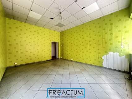 Lokal usługowy z dużą witryną - parter 