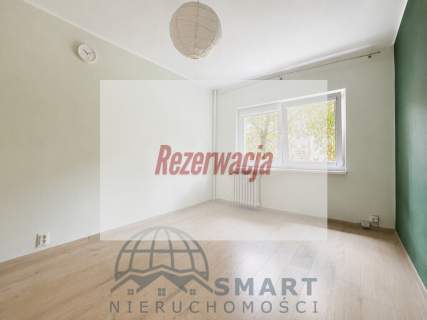 Trzypokojowe mieszkanie na 1 piętrze.
