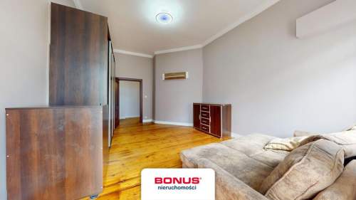 Centrum, 112,47m 3 pokojowe mieszkanie w kamienicy
