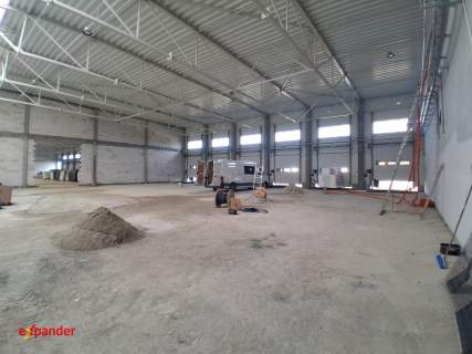 Hala z bramami dla Tir biura plac 2160 m2