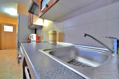 z garażem przestronne 2 pokojowe, balkon