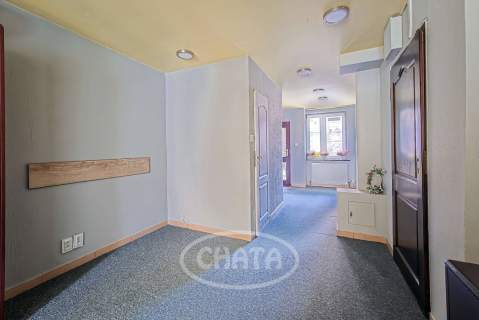 LOKAL BIUROWO-USŁUGOWY/40 M2 BALKON