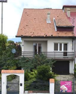 Przestronny dom rodzinny z garażem Koło