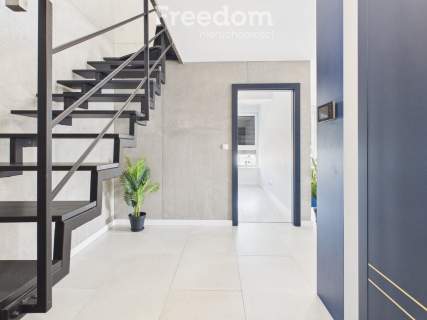 Dwupoziomowy apartament z klimatyzacją. Taras.