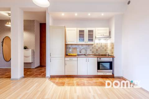 Przestronne, duża komórka lokatorska, balkon