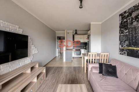2-stronne mieszkanie, zamykanym garaż, duży balkon