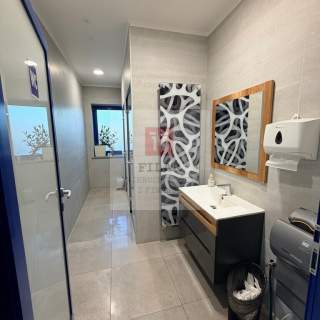 Obiekt -1 ha działki 2400m2 magazyny 770m2 biur 