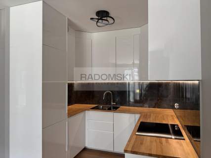 Klimatyzowane 2 pokoje w SOHO z miejscem postojowy