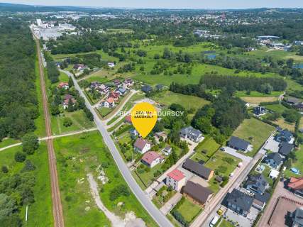 Dom z dużą działką budowlaną. Rzozów 87 arów.