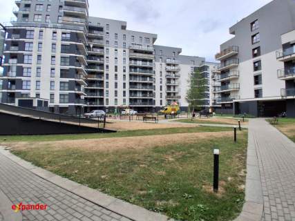 Lokal na parterze w centrum 198